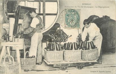 66 CARTES POSTALES LE CHAMPAGNE : Diverses...