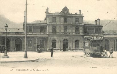 84 CARTES POSTALES ISERE : Villes, qqs villages,...