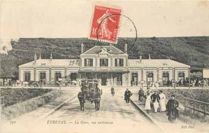 239 CARTES POSTALES SEINE MARITIME : Etretat....