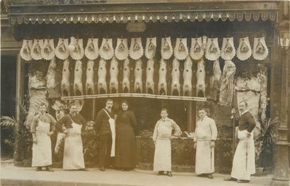 25 CARTES PHOTOS : Diverses. Situées et/ou...