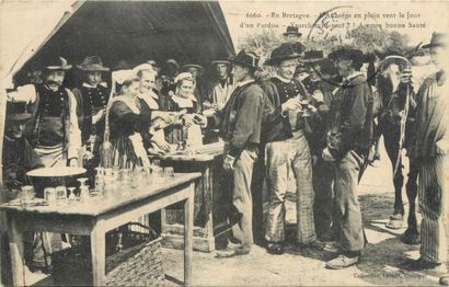74 CARTES POSTALES BRETAGNE : Divers Départements....