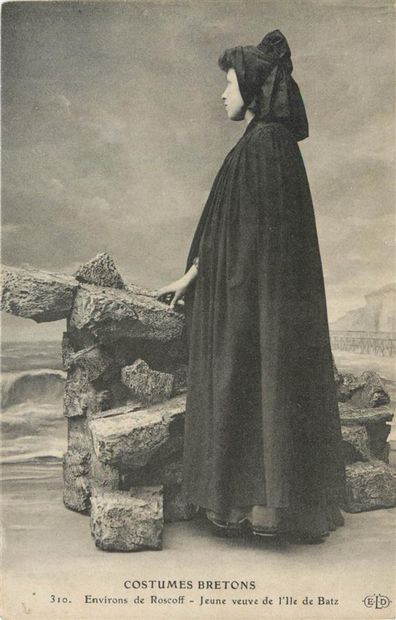 74 CARTES POSTALES BRETAGNE : Divers Départements....