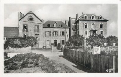 12 CARTES POSTALES COMMERCES : Sélection...
