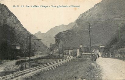 73 CARTES POSTALES GARES & TRAINS : Divers...