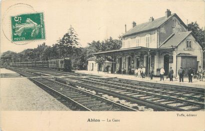 37 CARTES POSTALES GARES & TRAINS : Val de...