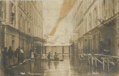 103 CARTES POSTALES PARIS : 7ème Arrdt. Dont