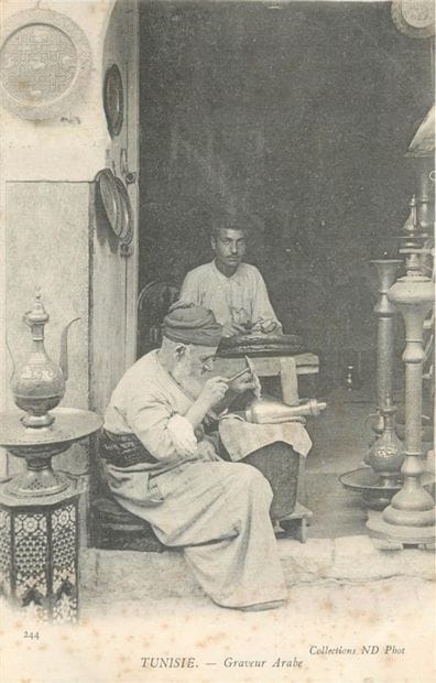 239 CARTES POSTALES AFRIQUE DU NORD : Algérie-31cp,...