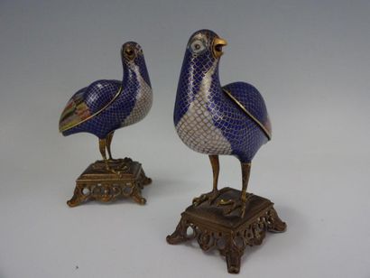 PAIRE DE CAILLES en bronze et émaux cloisonnés...