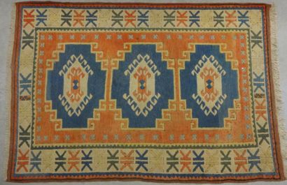 TAPIS TURC en laine à trois motifs bleu sur...