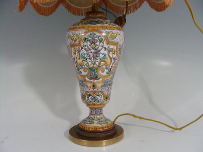 TORTAT - BLOIS
Pied de lampe en faïence polychrome...