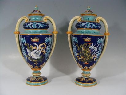 Emile BALON - Blois
Paire de vases couverts...