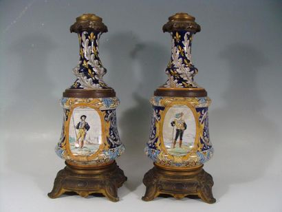 ULYSSE - BLOIS
Paire de lampes en faience...