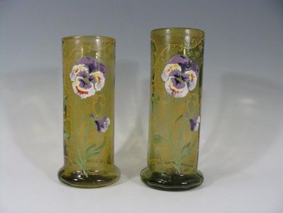 REUNION de deux vases rouleaux en verre à...