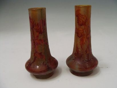 DAUM Nancy
Deux petits vases soliflores en...