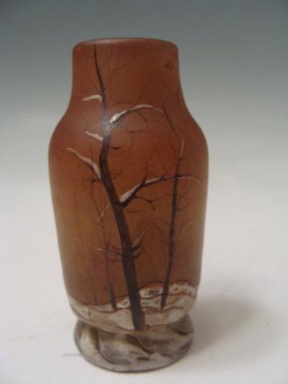 LEGRAS
Petit vase en verre à décor émaillé...