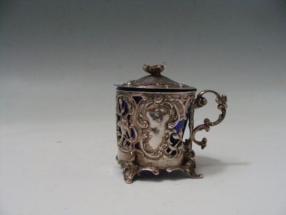 MOUTARDIER en argent quadripode, style rocaille...