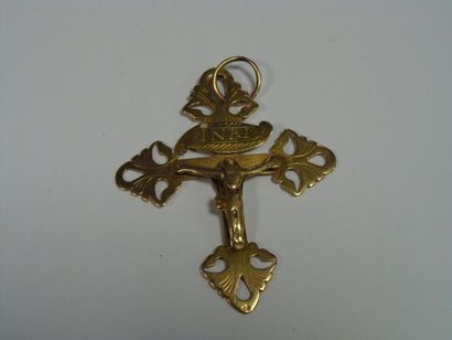 CROIX en or. Poids 10,5 cm. H: 6 cm. Usu...