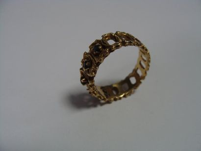 PETITE BAGUE bandeau ajouré en or ornée de...