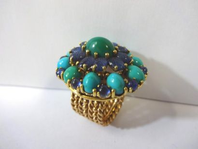 BAGUE en or orné de frises concentriques...