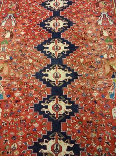 TAPIS d'IRAN Kachkai en laine à six motifs...