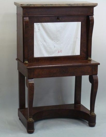 SECRETAIRE EN CABINET en acajou et placage...