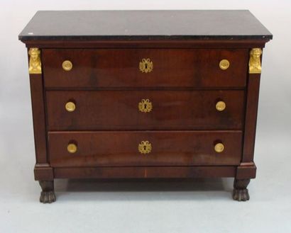 COMMODE rectangulaire en acajou et placage...