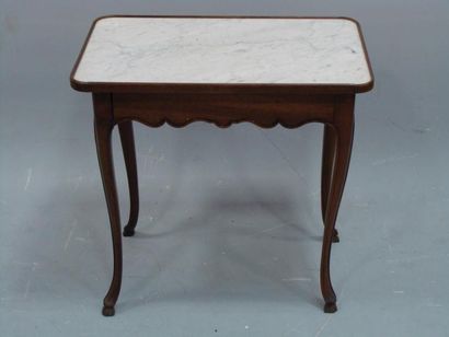 TABLE de salon galbée rectangulaire en noyer,...