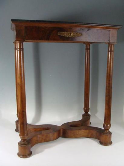 TABLE RECTANGULAIRE en placage d'acajou,...