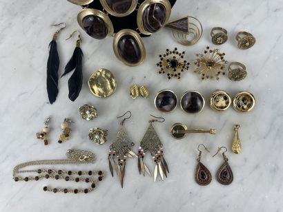 Costume jewelry set - Brown and gold tones
Coordinated...