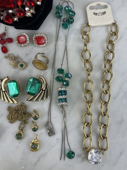 Colorful costume jewelry set - Necklaces,...