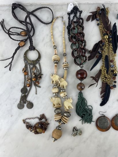 Ethnic-inspired costume jewelry - Necklaces,...