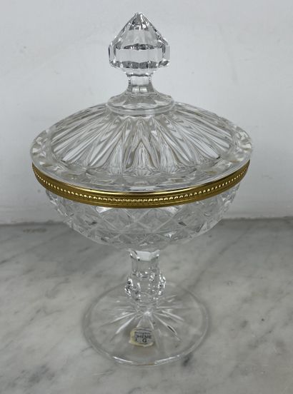 Bohemian crystal bonbonnière Mid 20th century
Cut-crystal...