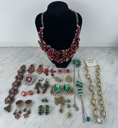 Colorful costume jewelry set - Necklaces,...