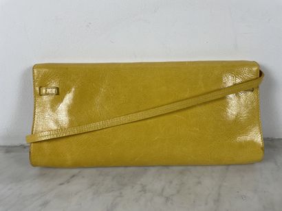 FURLA - Pochette bandoulière en cuir jaune,...