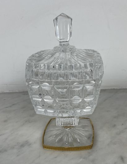 Moulded-cut crystal bonbonnière with squared...