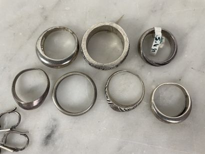 Silver jewelry set
Set comprising :
- A pair...