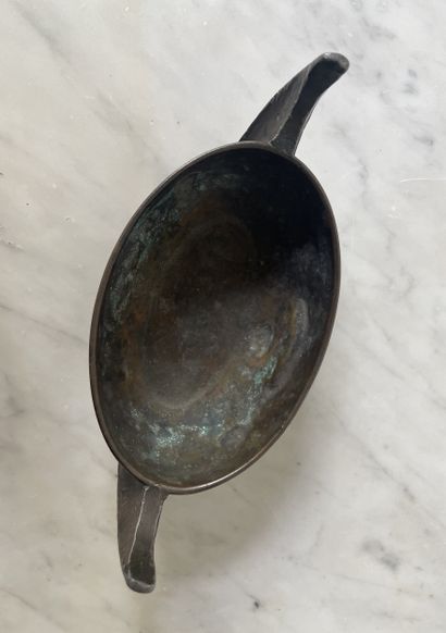 Bronze ritual or decorative vessel with curved...