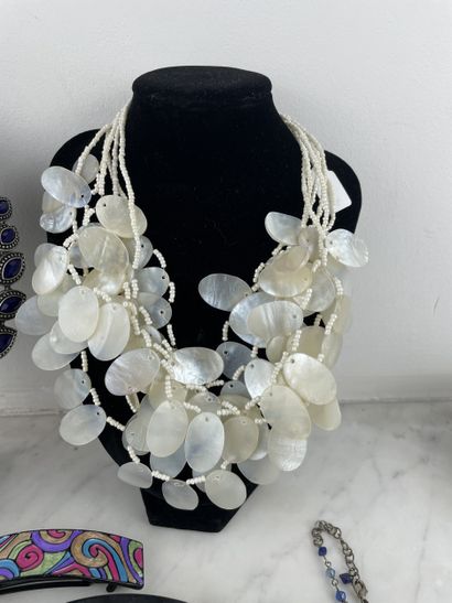 Colorful costume jewelry set - Necklaces,...