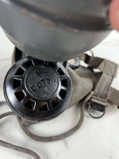French civilian gas mask, c. 1939 1945 
...