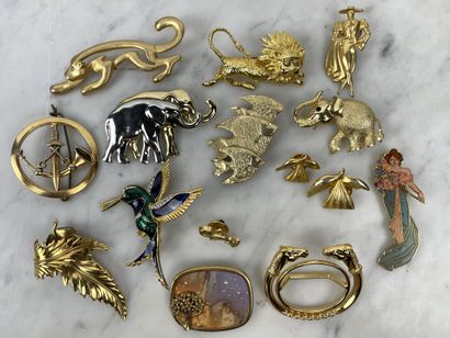 Set of fifteen fancy brooches, gilded and...