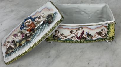 Rectangular porcelain box Decorated in relief...