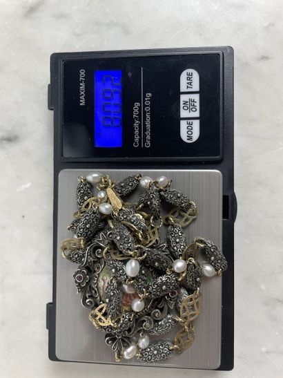 Chaîne en OR 18k et Argent ciselé, perles...