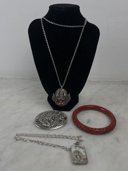 Asian lot: 925 silver necklace with dragon...