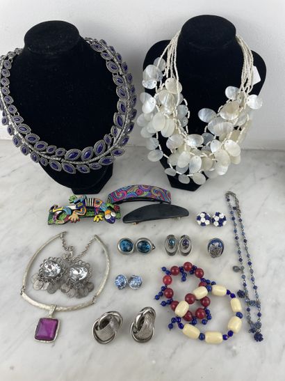 Colorful costume jewelry set - Necklaces,...