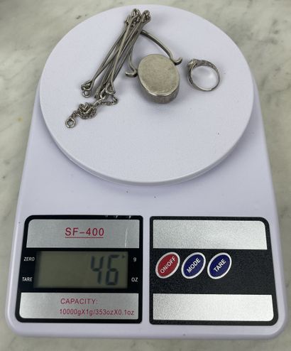 Set in 925‰ and 800‰ silver adorned with...