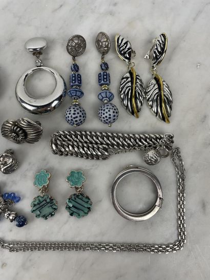 Lot of silver-tone costume jewelry: 7 pairs...