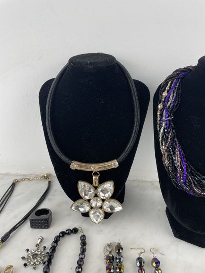 Black and gold costume jewelry set - Kookaï...