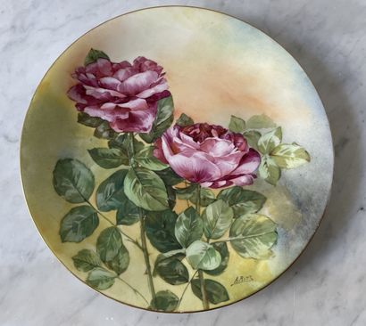 Set of three decorative plates
Hand-painted...