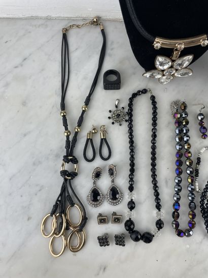 Black and gold costume jewelry set - Kookaï...