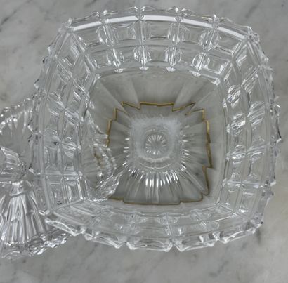 Moulded-cut crystal bonbonnière with squared...